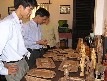 The Wat Than craft shop